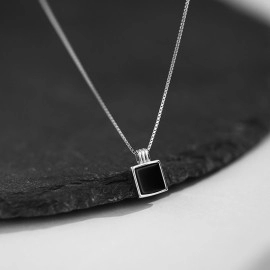 Fashion Statement Black Square Pendant Necklace for Women Silver Plated Sweater Clavicle Chain Necklace Party Luxury JewelryGift